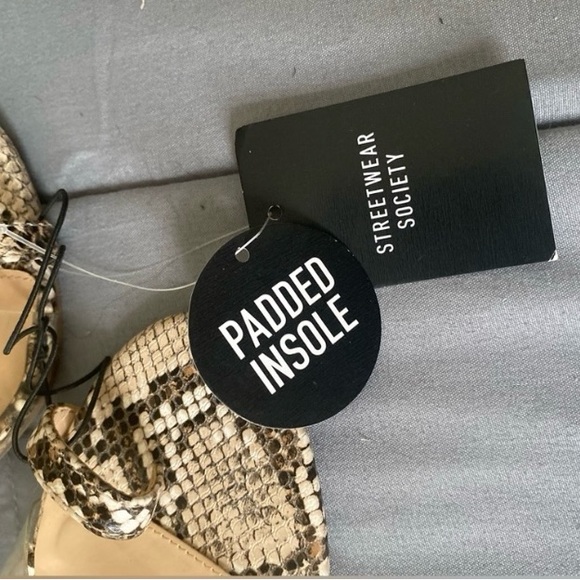 BRAND NEW! Women Clear Strap Chunky Heeled Mule snake skin Heel - Picture 3 of 4